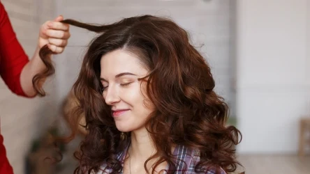 Dzięki tym metodom lokówka nie będzie ci już potrzebna