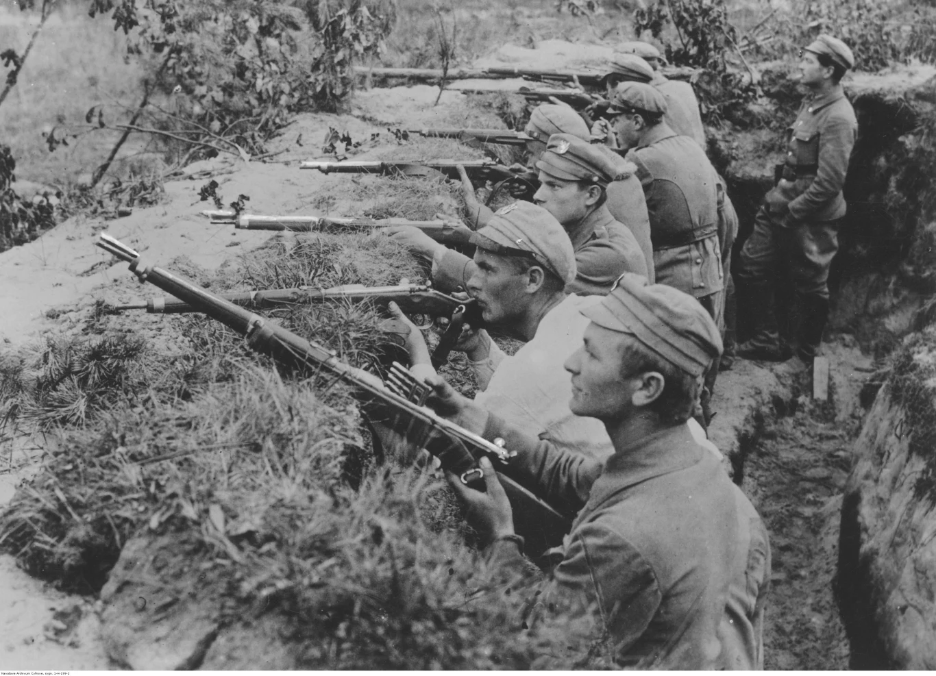 Żołnierze Legionów Polskich na stanowiskach w okopach Żołnierze Legionów Polskich na stanowiskach w okopach