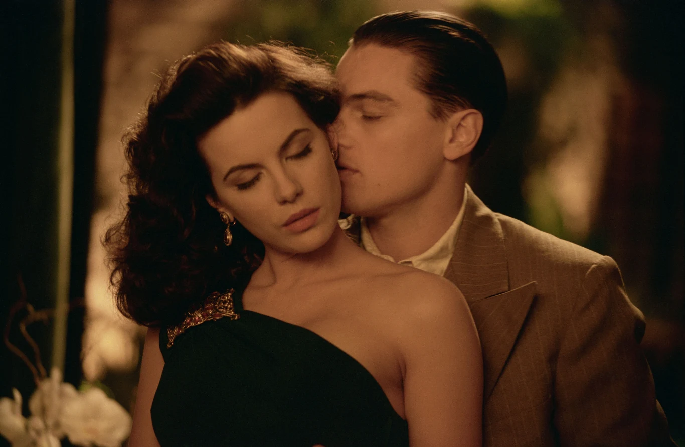 Z Leonardo DiCaprio w scenie z "Aviatora"