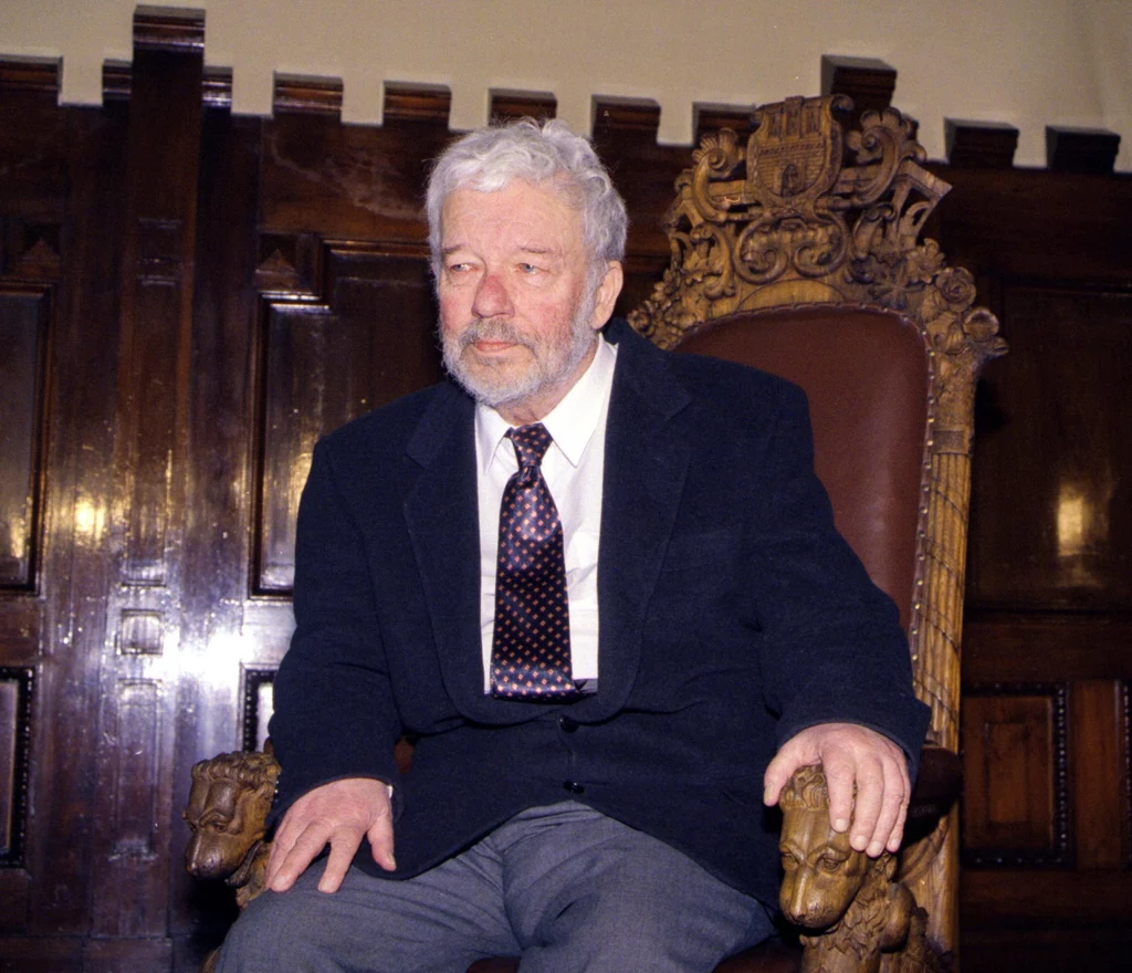 Jerzy Nowosielski - marzec 1998, fot. Anna Kaczmarz / Dziennik Polski / Reporter