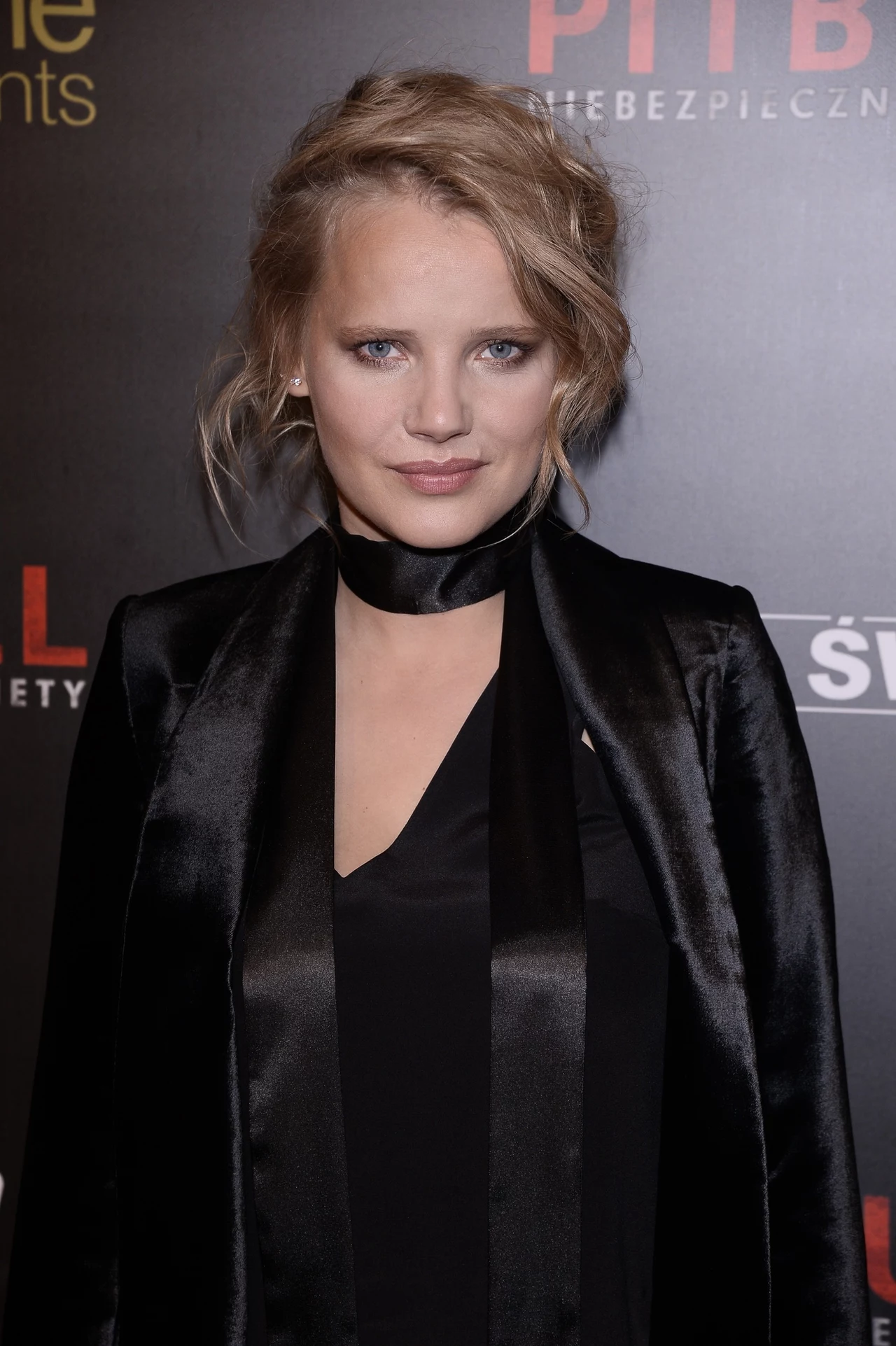 Joanna Kulig również zinterpretowała utwór Fogga Joanna Kulig również zinterpretowała utwór Fogga