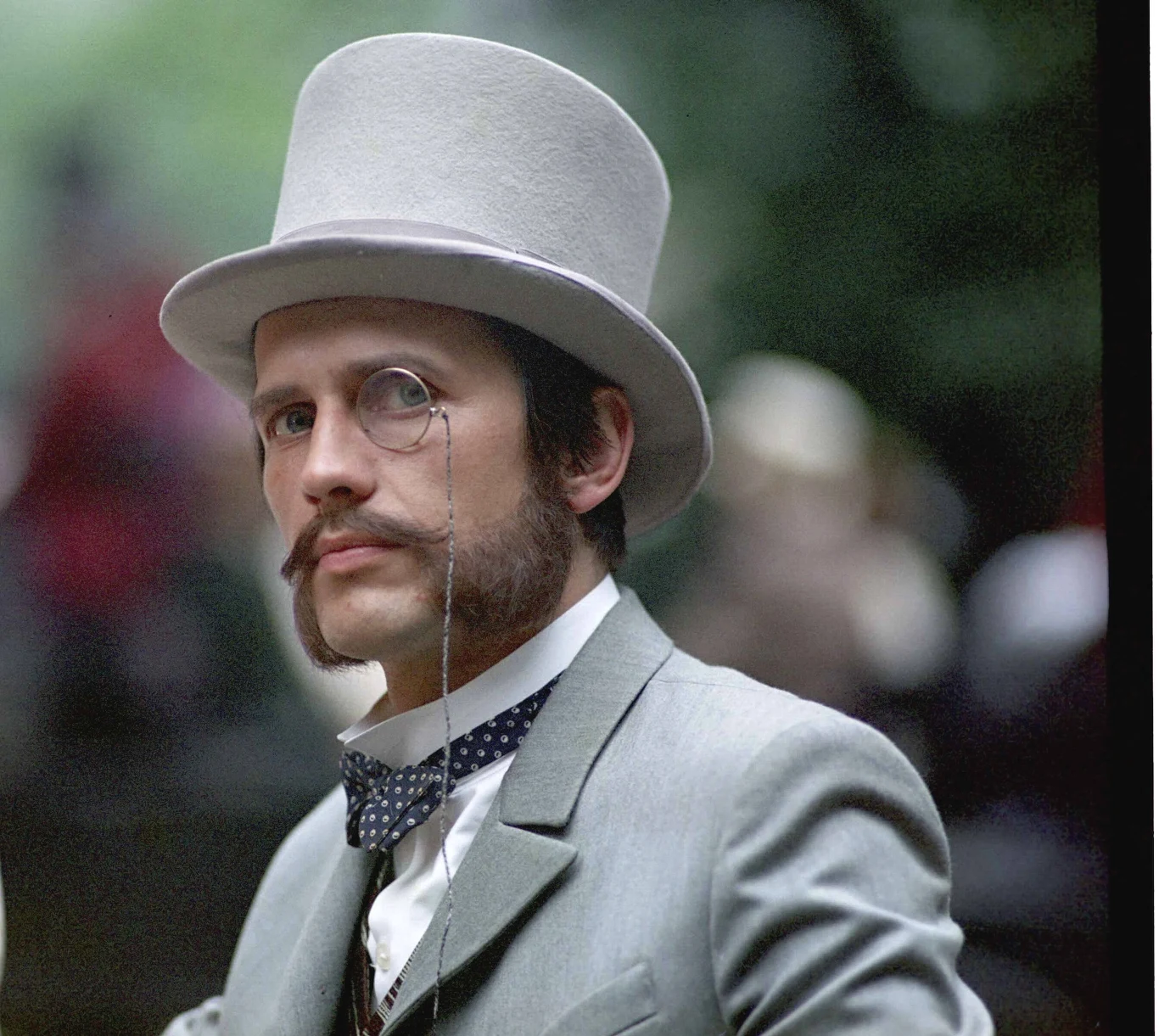 Jan Englert w serialu "Rodzina Połanieckich"