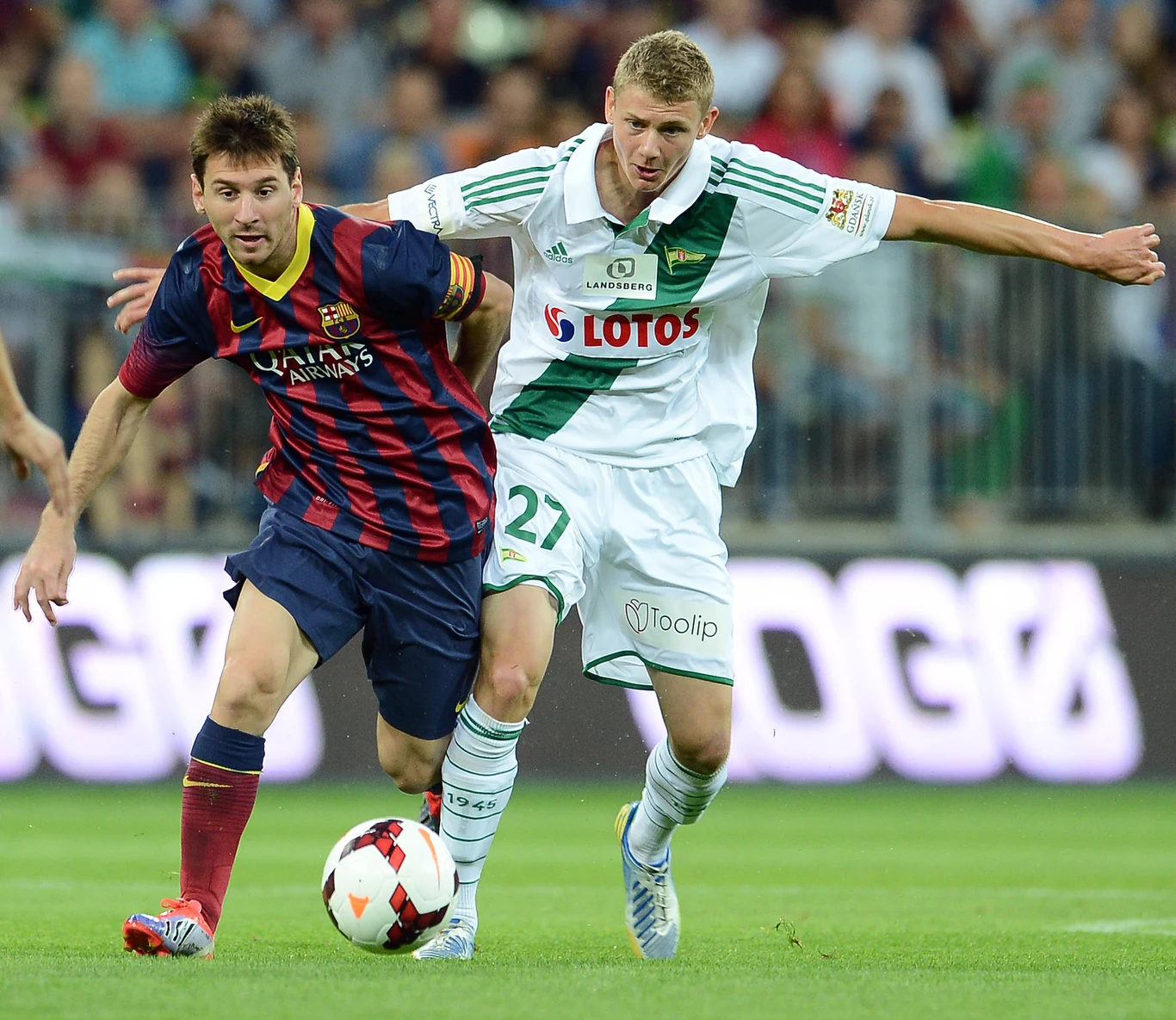 Tak Paweł Dawidowicz próbował zatrzymać samego Leo Messiego podczas towarzyskiego meczu Lechia - Barcelona w lipcu 2013. r.