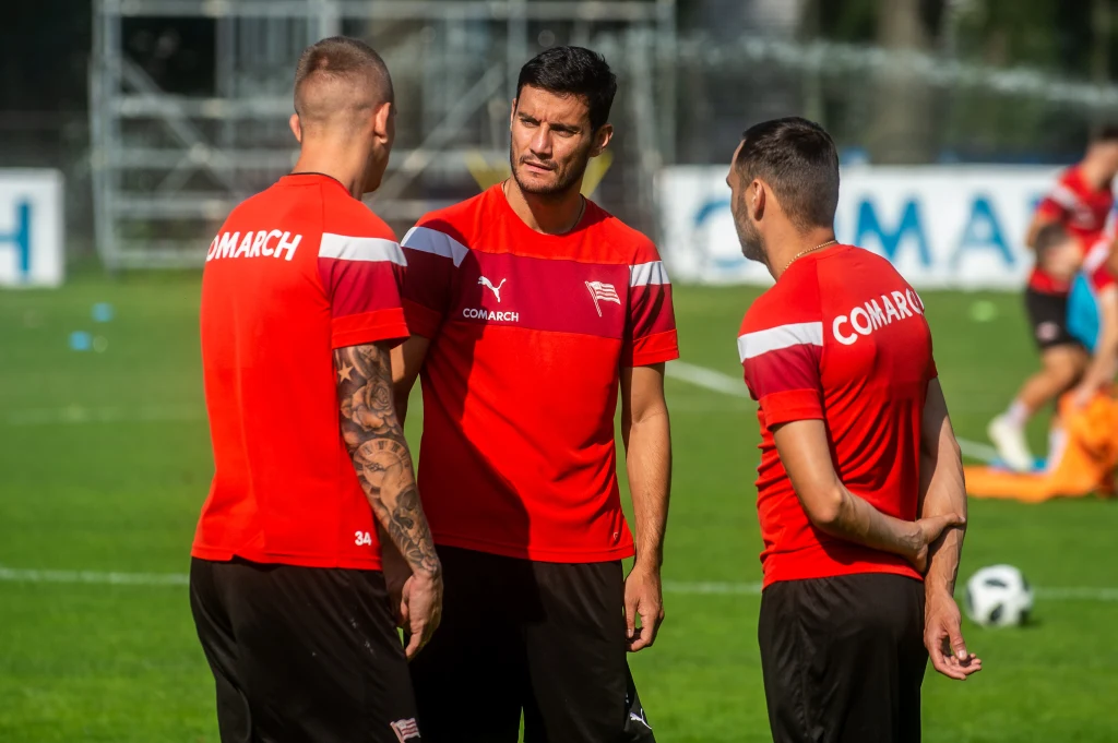 Miroslav Czovilo (w środku) Miroslav Czovilo (w środku)