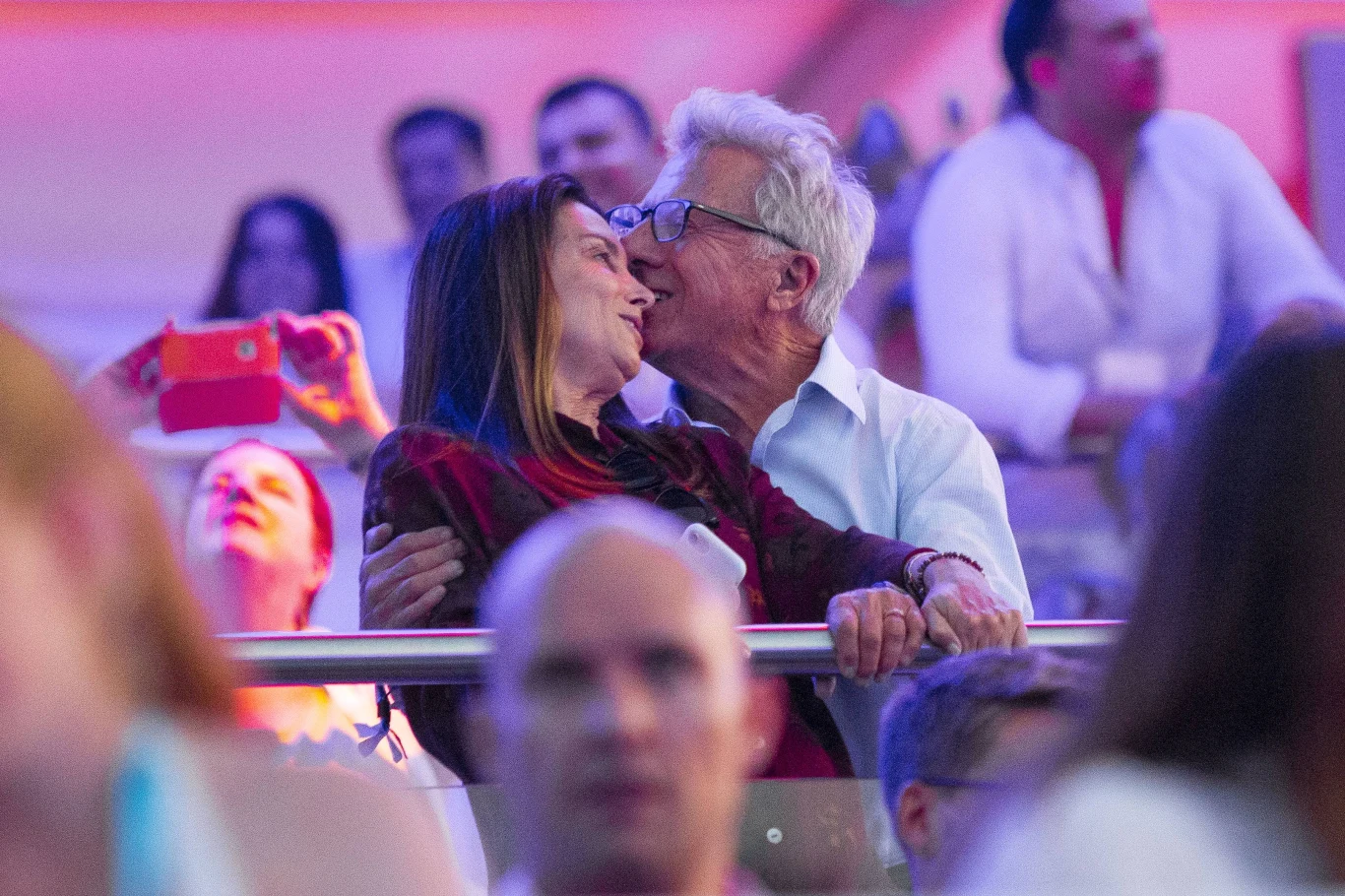 Dustin Hoffman z żoną na koncercie Dustin Hoffman z żoną na koncercie