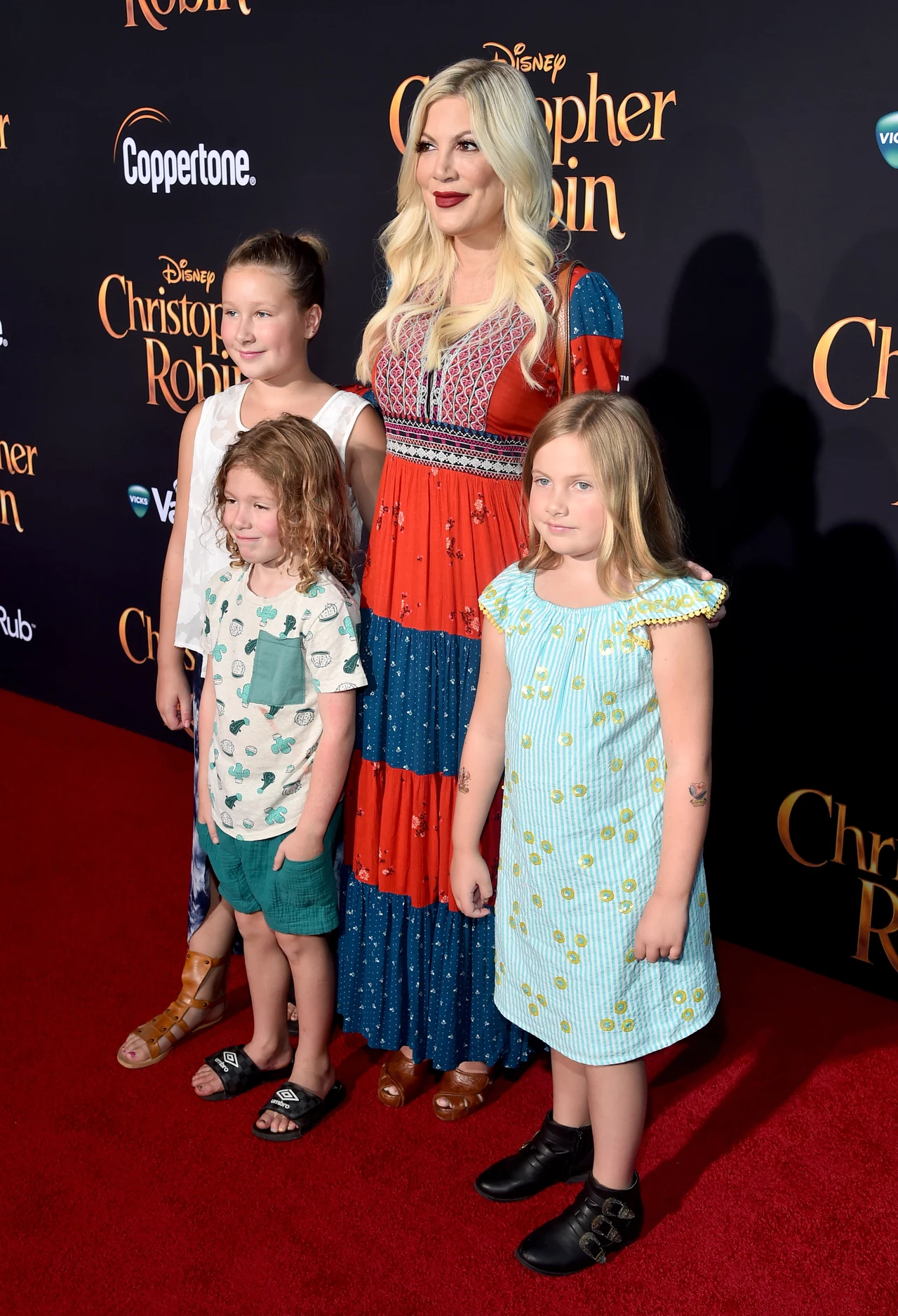 Stella Doreen McDermott, Finn Davey McDermott, Tori Spelling i Hattie Margaret McDermott Stella Doreen McDermott, Finn Davey McDermott, Tori Spelling i Hattie Margaret McDermott