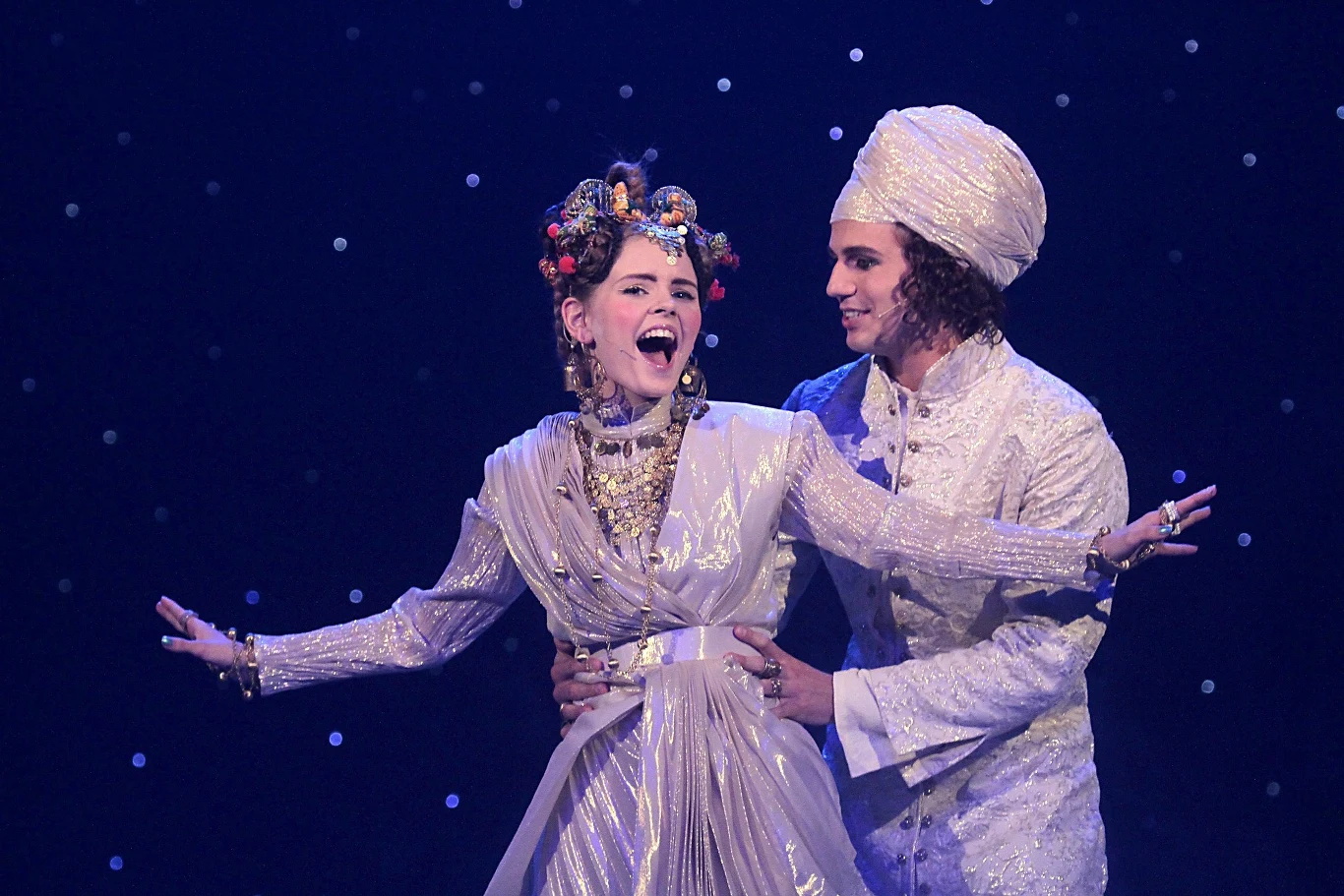 Równolegle do występów w "rodzince.pl", Kalicką mogliśmy oglądać na stołecznych scenach. W Teatrze Roma występowała w musicalu "Aladyn JR" jako księżniczka Jasmin, podobną rolę grała w Teatrze Rampa w musicalu "W cieniu".

"Przykleiła się do mnie ta łatka księżniczki, bądź co bądź bardzo miła. Znajomi przezywają mnie Księżniczka Kalicka" - komentowała aktorka.