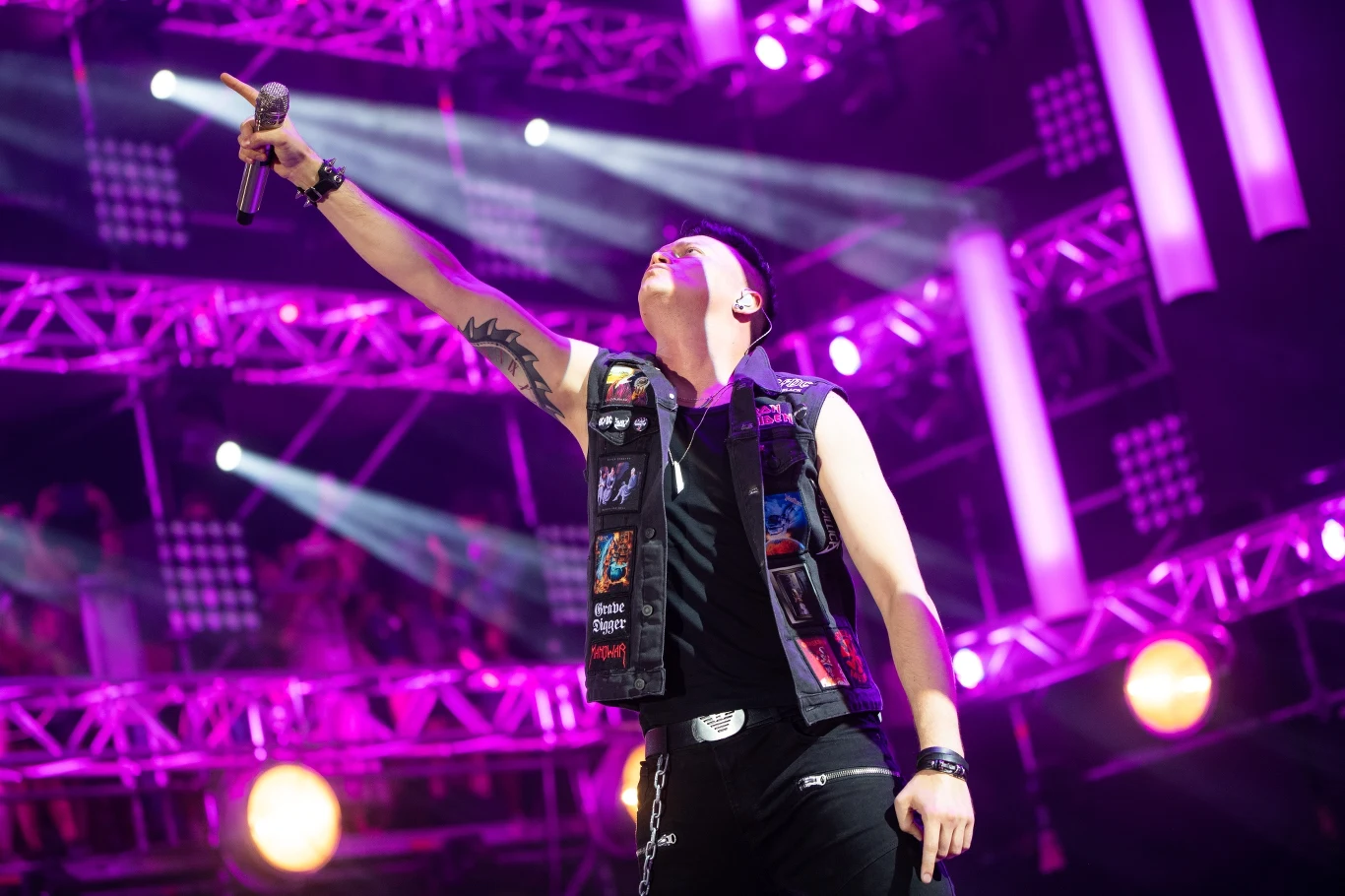 Zobacz zdjęcia z koncertu grupy Nocny Kochanek na Dużej Scenie Pol'and'Rock Festival 2018!