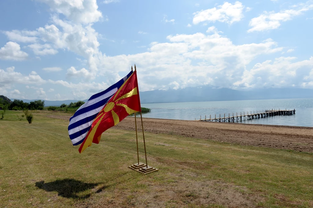 Flagi Macedonii i Grecji Flagi Macedonii i Grecji