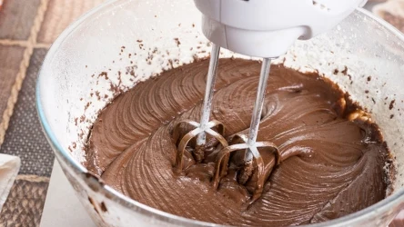 ​Idealnie wilgotne ciasto z Coca-Coli. Wszyscy goście będą pod wrażeniem tego smaku