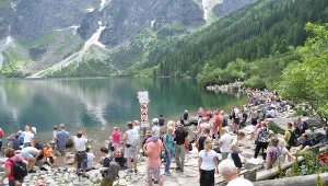 Tłumy nad Morskim Okiem