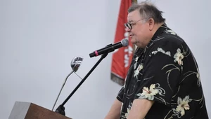 Wojciech Mann podczas pogrzebu Kory