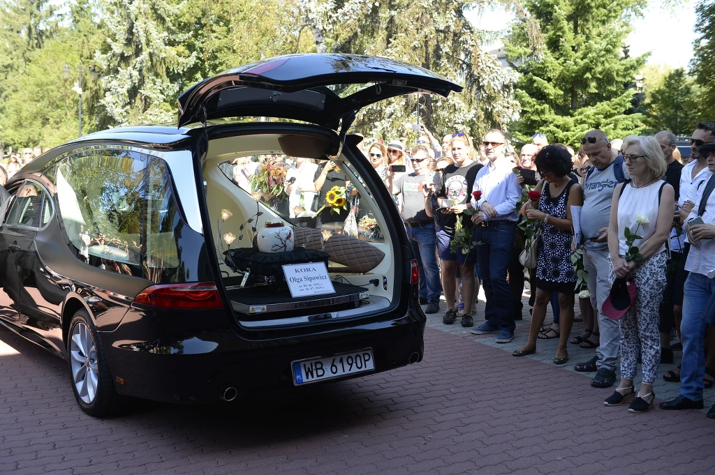 Urna z prochami, fot. fot. Mieszko Piętka, Jordan Krzemiński