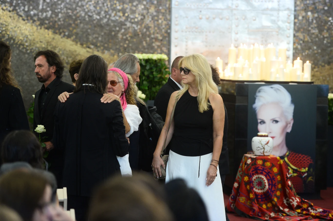 Ceremonia pogrzebowa Kory