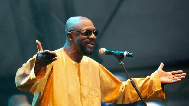 Równie dobrze przyjęto kolejne płyty: "The Isaac Hayes Movement", "...To Be Continued" – obie wydane w 1970 roku i "Black Moses" (pierwszy podwójny album w karierze), która ukazała się rok później. Hayes sięgał często po utwory innych wykonawców – między innymi Burta Bacharacha i przerabiał je w rozbudowane, kilkunastominutowe dzieła. Często także improwizował w studiu. 