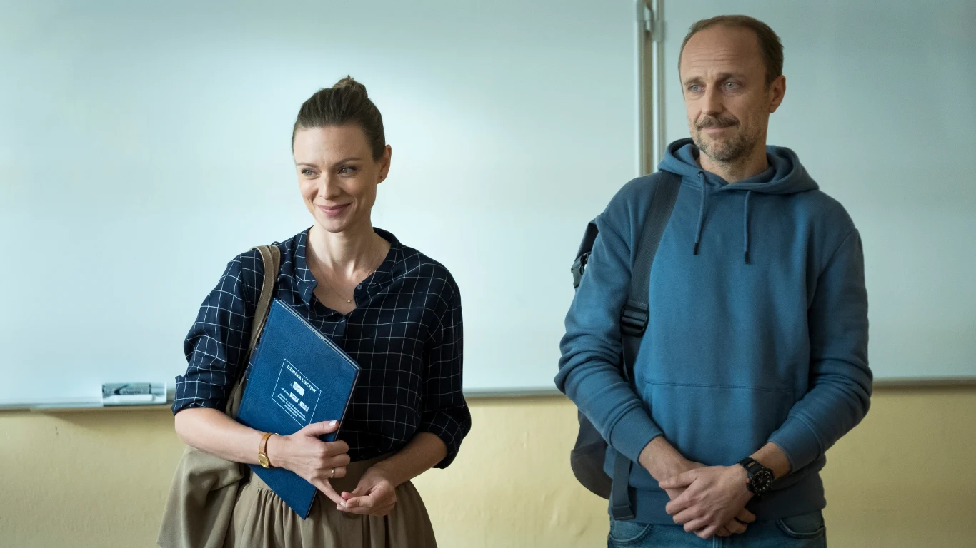 Ośmioodcinkowy obraz wyreżyseruje Borys Lankosz, laureat wielu nagród, w tym Złotych Lwów na Festiwalu Filmowym w Gdyni. 