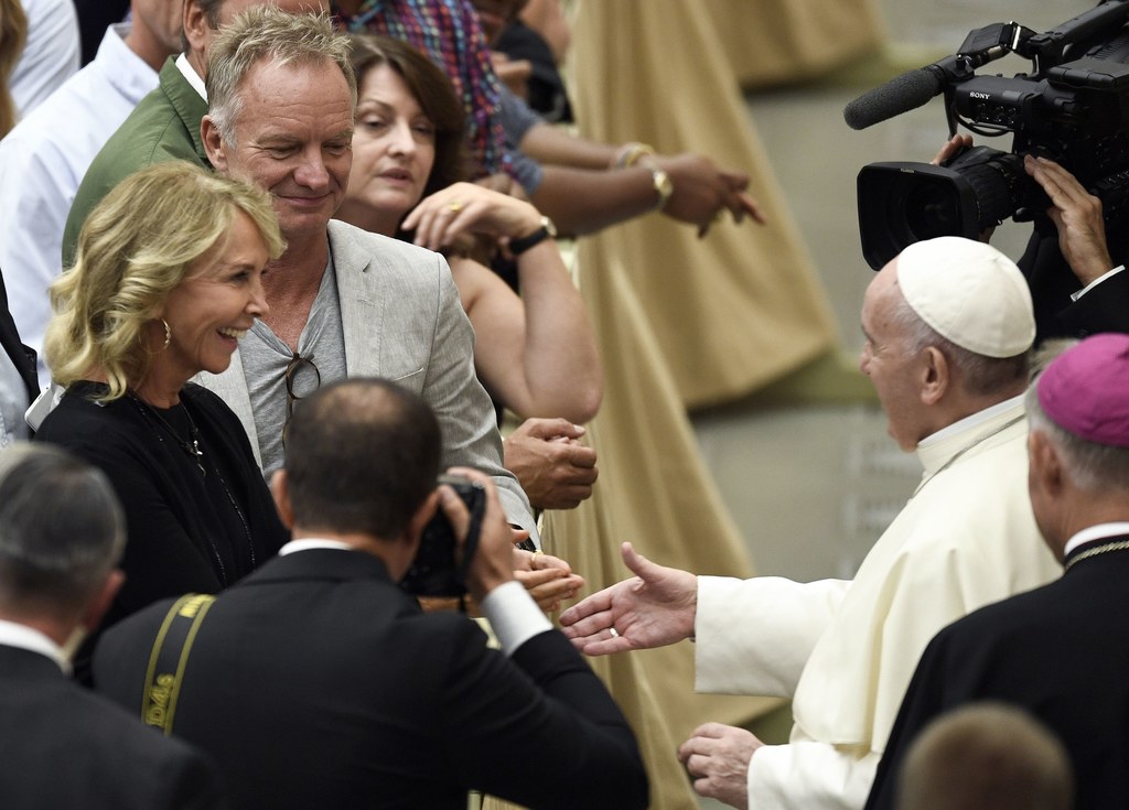 Sting i Trudie Styler podczas spotkania z papieżem Franciszkiem