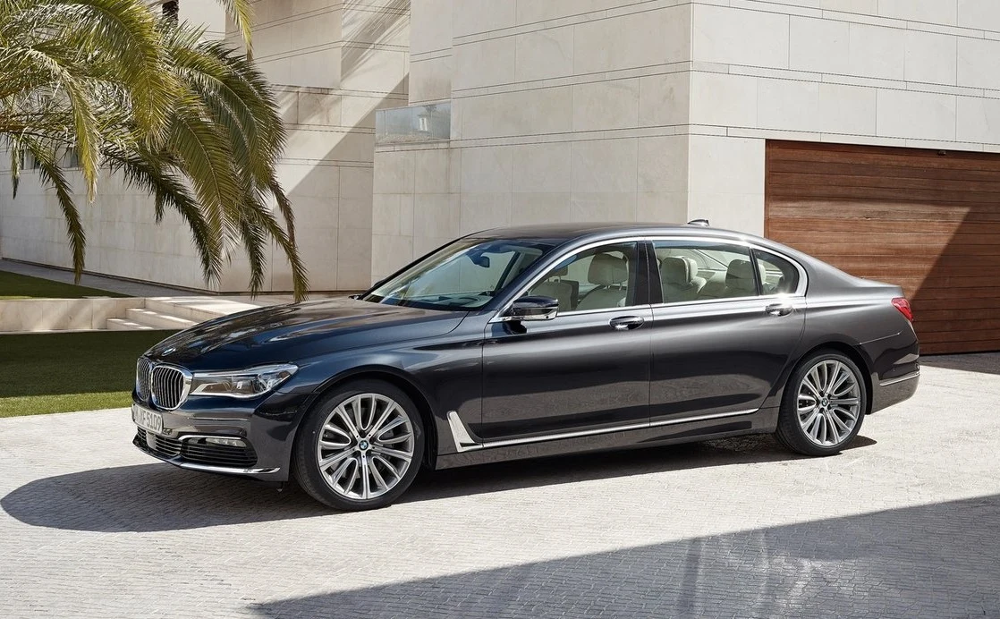 W związku z nowymi normami chwilowo nie kupimy BMW serii 7 z silnikami benzynowymi