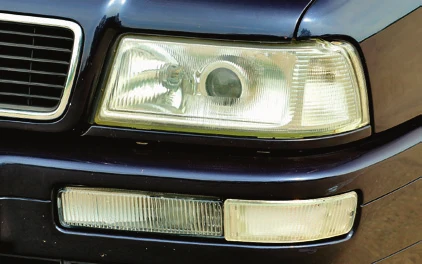 Trudno dostępne lampy soczewkowe mogą kosztować 1,5 tys. zł. (kliknij, żeby powiększyć)