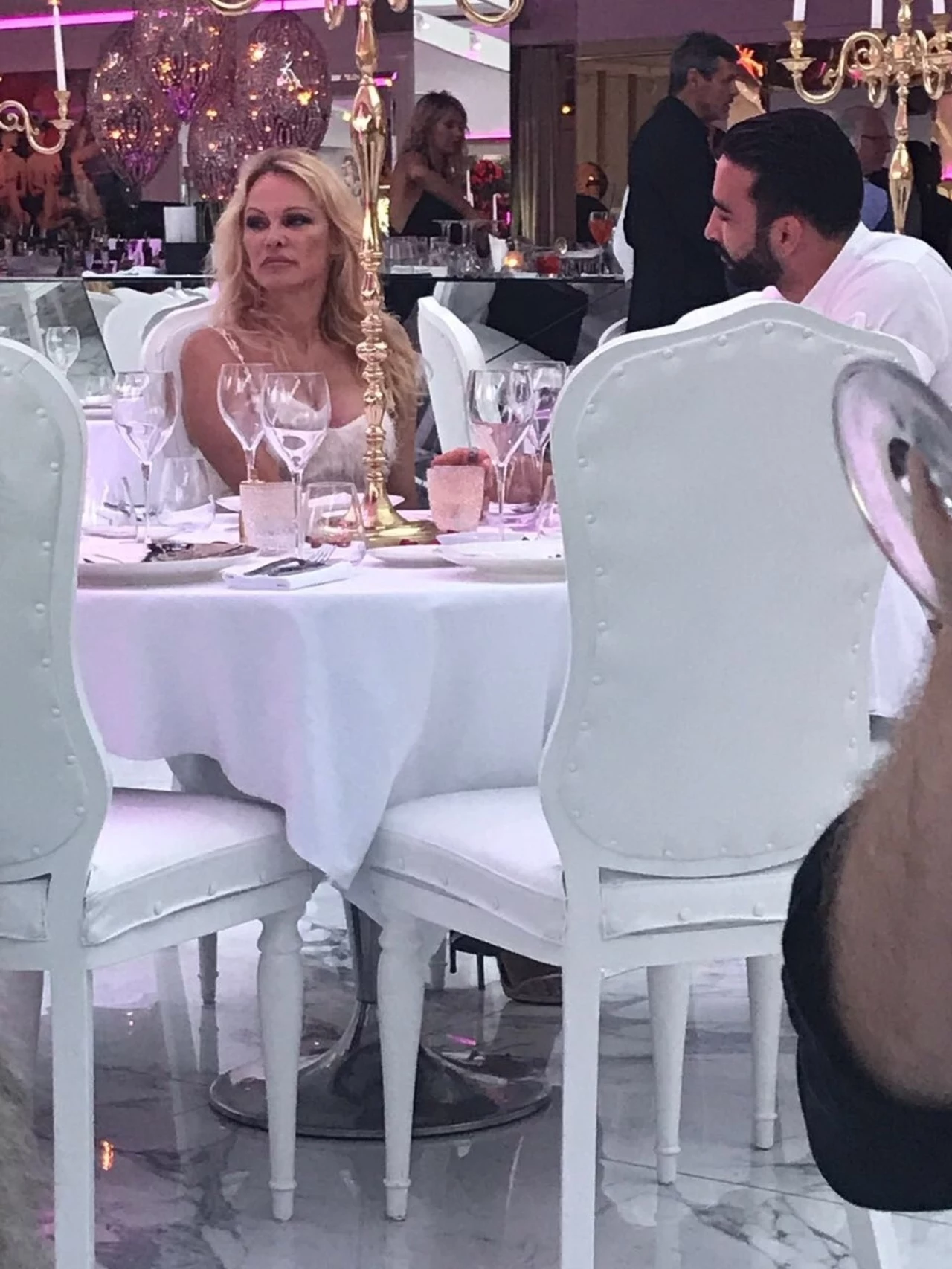 Pamela Anderson z chłopakiem w Saint Tropez Pamela Anderson z chłopakiem w Saint Tropez