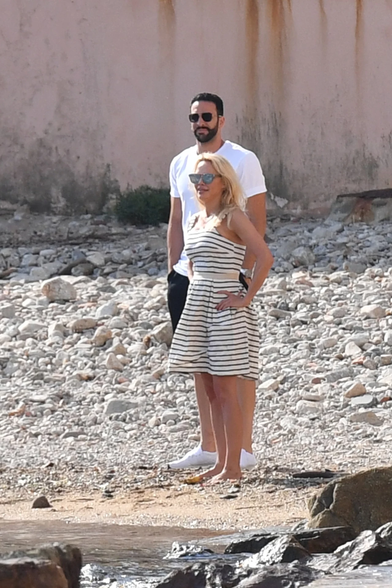 Pamela Anderson z chłopakiem w Saint Tropez Pamela Anderson z chłopakiem w Saint Tropez