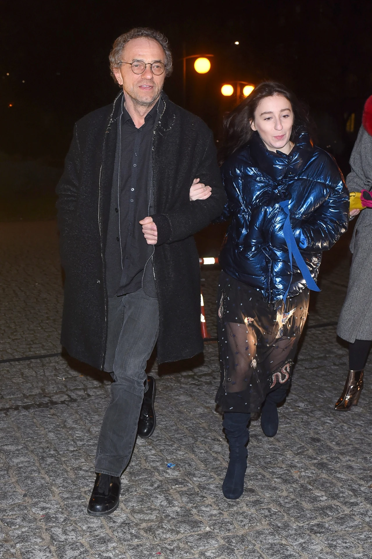 Piotr Najsztub z partnerką w drodze na Bal Dziennikarzy Piotr Najsztub z partnerką w drodze na Bal Dziennikarzy