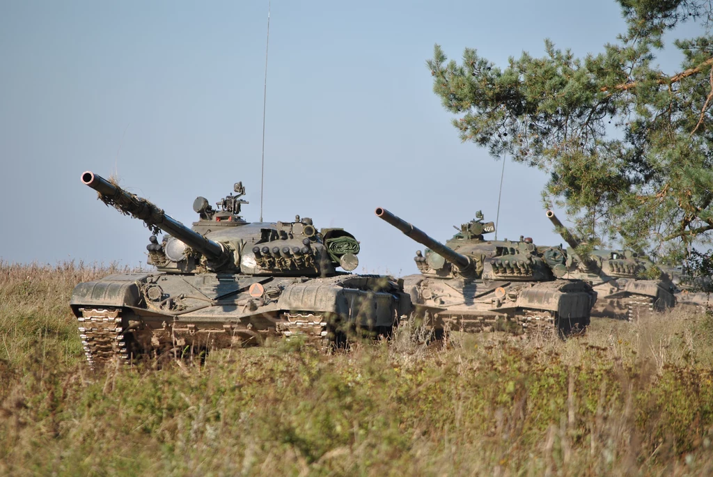 Czołgi T-72 należące do WP, "grające" siły inwazyjne podczas ćwiczeń Anakonda 2012