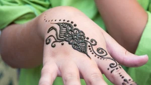 Wiele osób wybiera taką pamiątkę z wakacji. GIS ostrzega przed niebezpieczeństwem