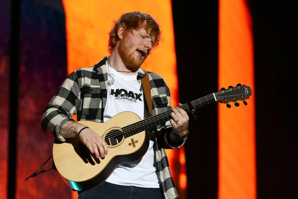 Ed Sheeran w czasie koncertu