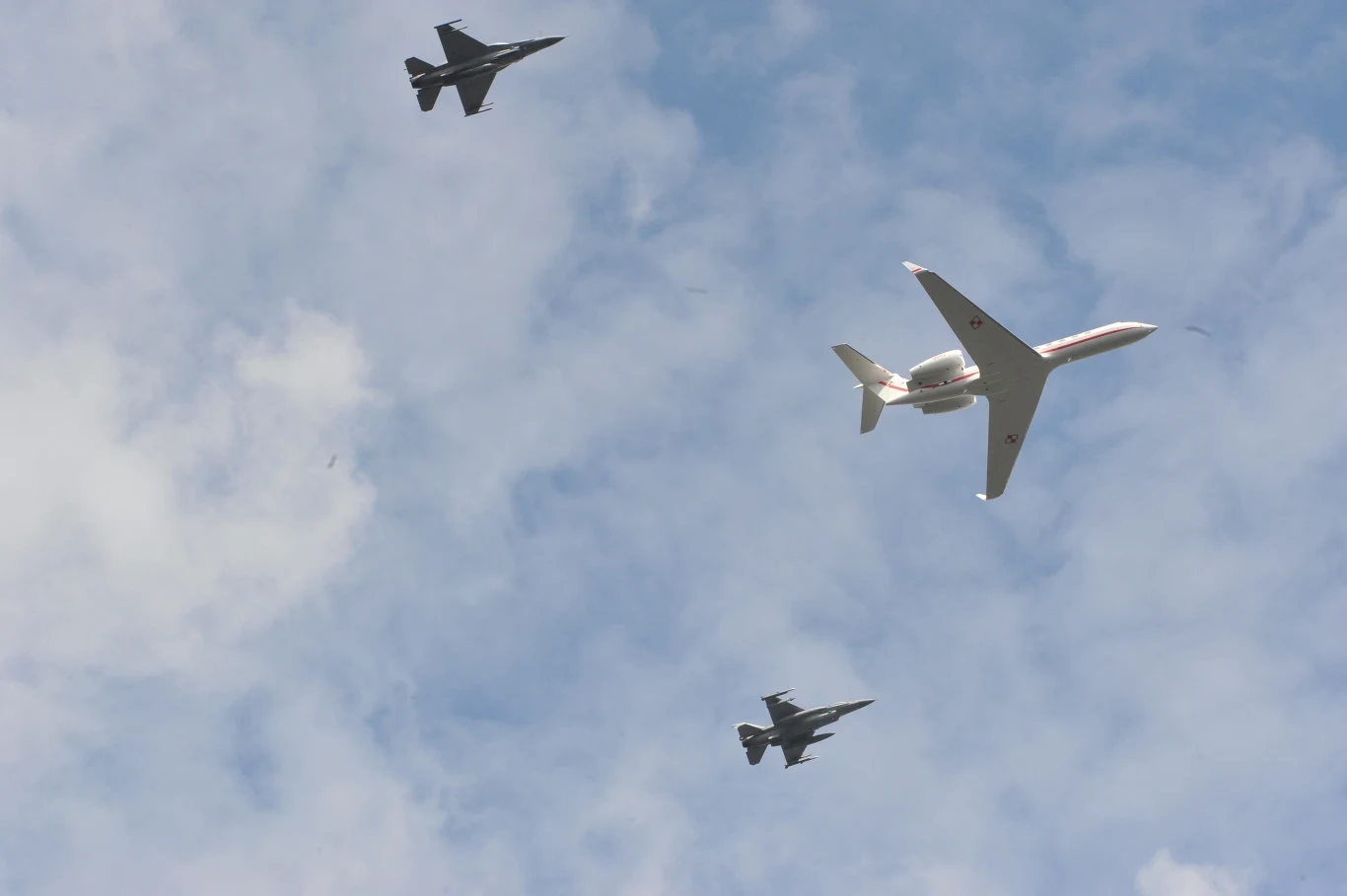 Jedynym naprawdę nowym sprzetęm "wojskowym" jest Gulfstream G550 do... wożenia VIP-ów Jedynym naprawdę nowym sprzetęm "wojskowym" jest Gulfstream G550 do... wożenia VIP-ów