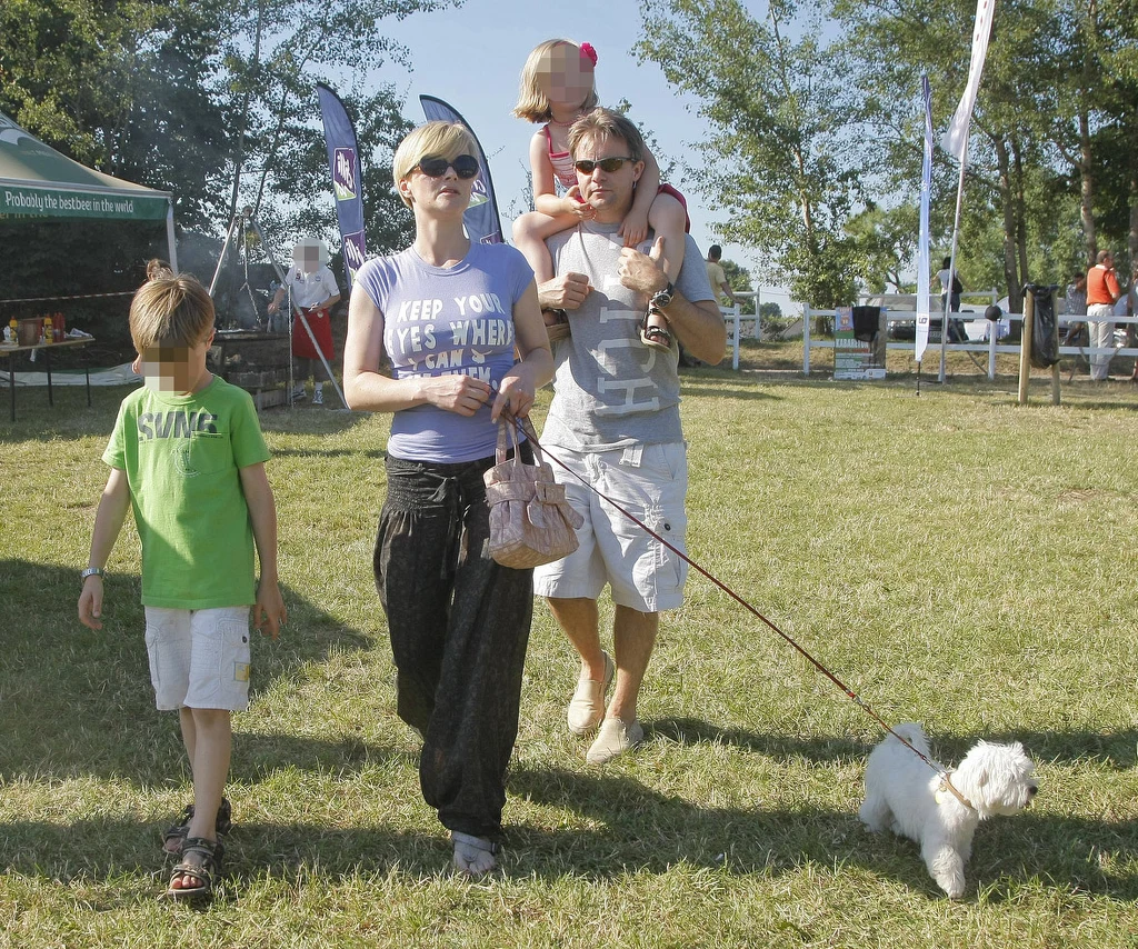 Monika (wówczas) Richardson i Jamie Malcolm z dziećmi, 2010 rok Monika (wówczas) Richardson i Jamie Malcolm z dziećmi, 2010 rok