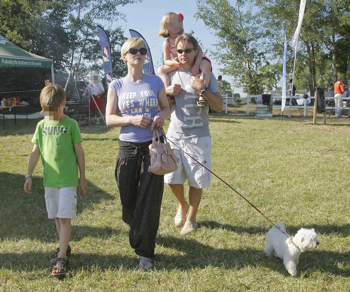 Monika (wówczas) Richardson i Jamie Malcolm z dziećmi, 2010 rok Monika (wówczas) Richardson i Jamie Malcolm z dziećmi, 2010 rok