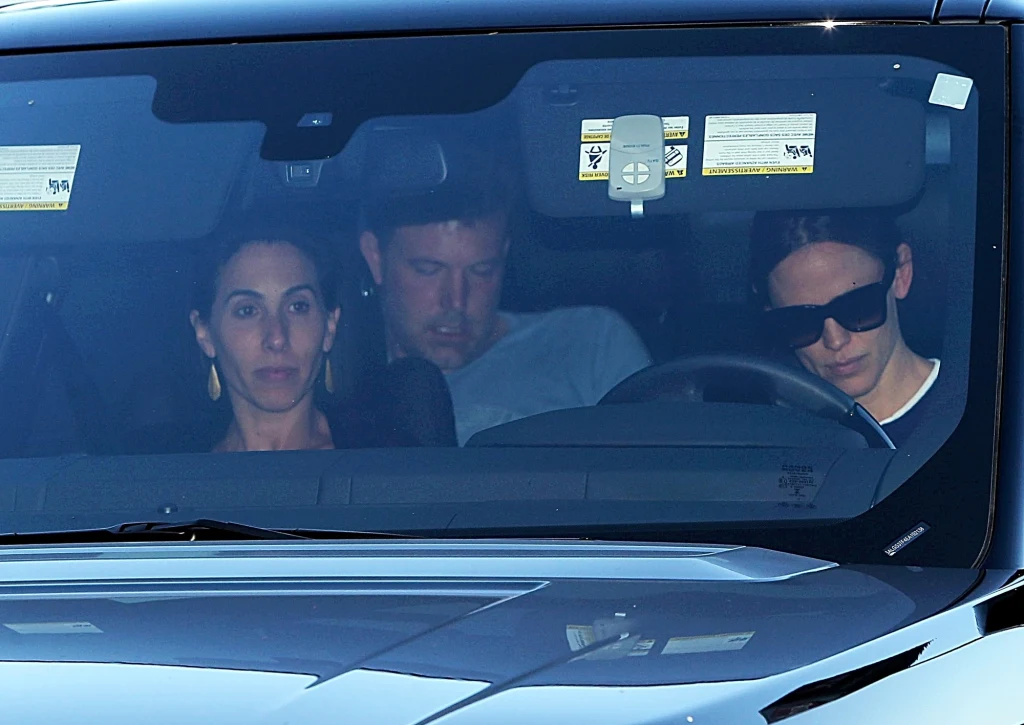 Jennifer Garner wiezie Bena Afflecka na odwyk Jennifer Garner wiezie Bena Afflecka na odwyk