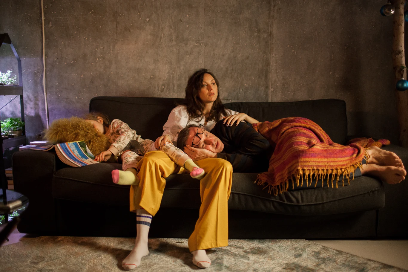 W pozostałych rolach pojawią się: Eryk Lubos, Agnieszka Żulewska, Jacek Beler, Marzena Pokrzywińska, Ewa Skibińska, Krzysztof Zarzecki, Zbigniew Suszyński, Michał Czernecki i Krzysztof Skonieczny.
W pozostałych rolach pojawią się: Eryk Lubos, Agnieszka Żulewska, Jacek Beler, Marzena Pokrzywińska, Ewa Skibińska, Krzysztof Zarzecki, Zbigniew Suszyński, Michał Czernecki i Krzysztof Skonieczny.