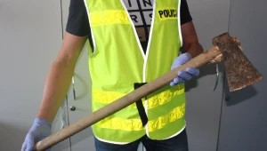 Policja zabezpieczyła siekierę, którą uśmiercono zwierzę