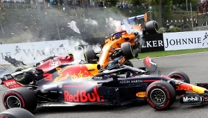 Kraksa na starcie Grand Prix Belgii F1