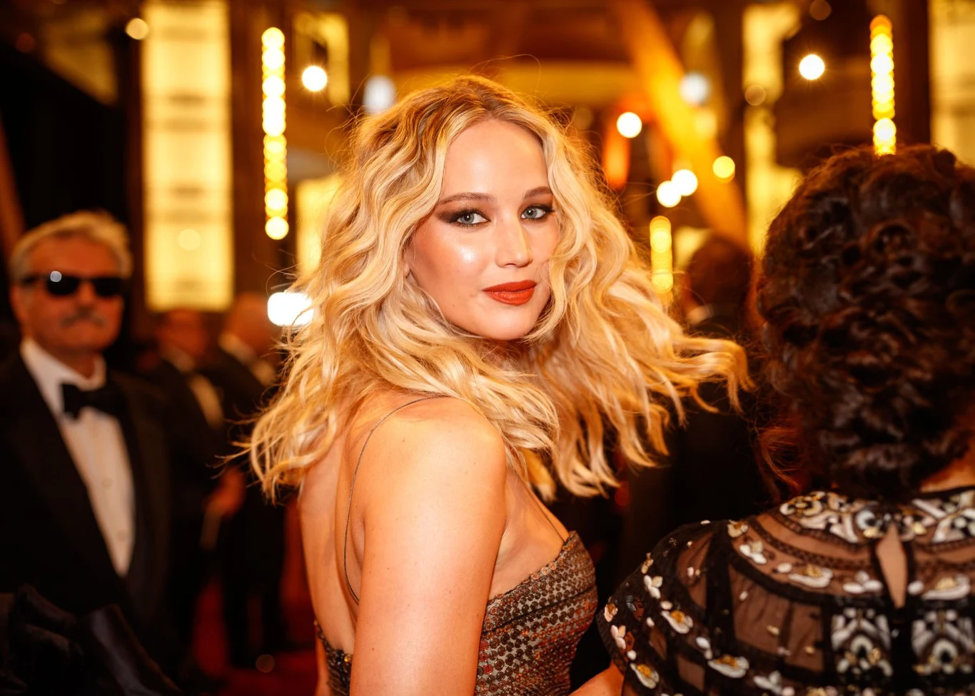 Jennifer Lawrence przekonuje, że makijaż nosi wyłącznie na wielkie wyjścia i filmowe gale Jennifer Lawrence przekonuje, że makijaż nosi wyłącznie na wielkie wyjścia i filmowe gale