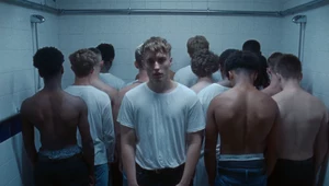 Sam Fender o cichej epidemii samobójstw wśród mężczyzn. Zobacz teledysk "Dead Boys"