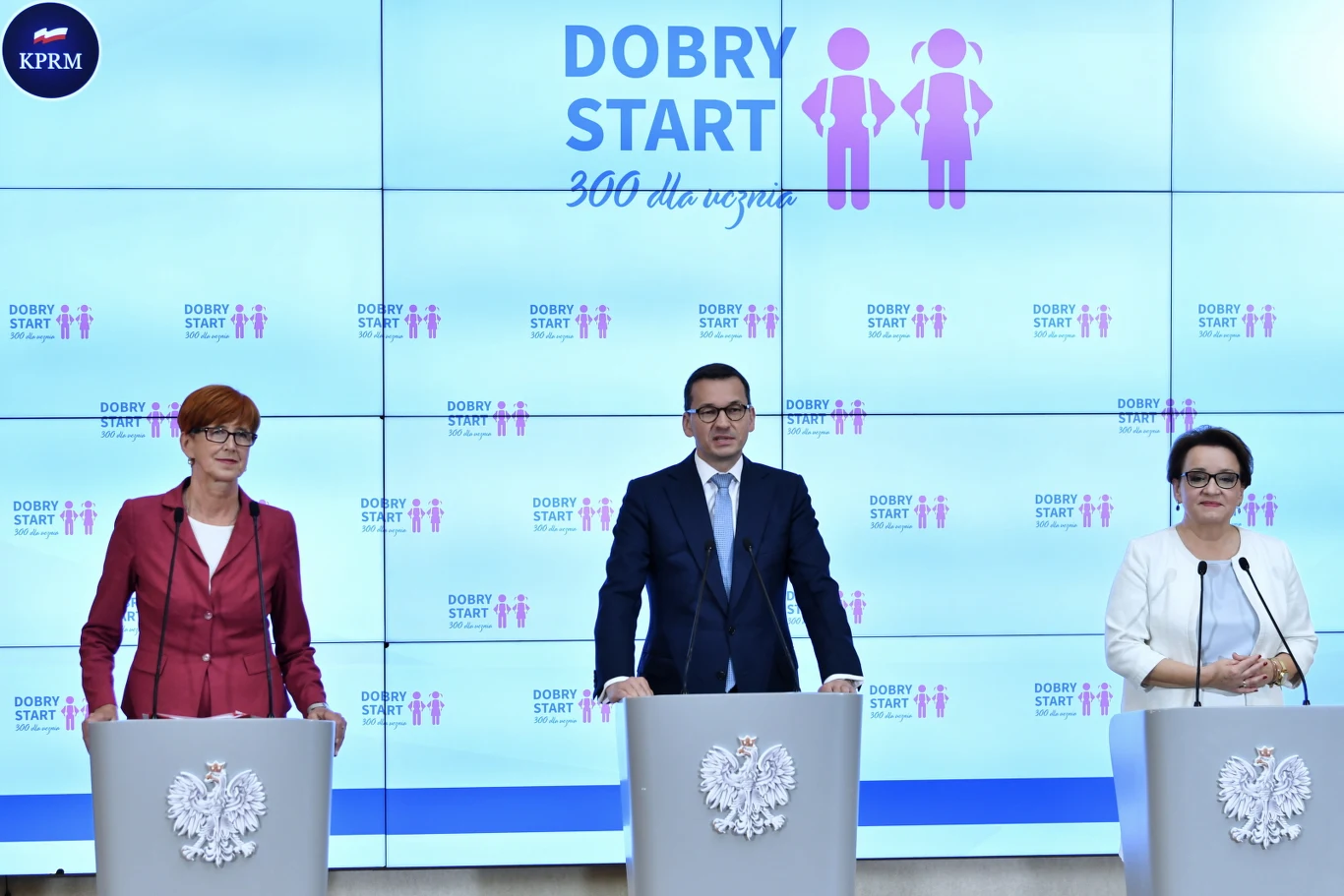  Premier Mateusz Morawiecki, minister rodziny, pracy i polityki społecznej Elżbieta Rafalska oraz minister edukacji narodowej Anna Zalewska 