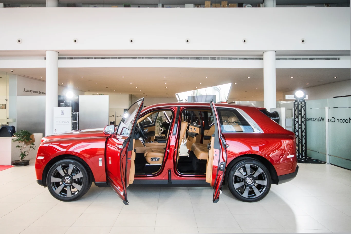 Rolls-Royce Cullinan Rolls-Royce Cullinan