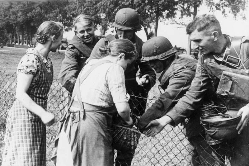 Nie tylko przedstawiciele niemieckiej mniejszości w Polsce (na zdjęciu) dobrze wspominali moment kontaktu z żołnierzami Wehrmachtu 