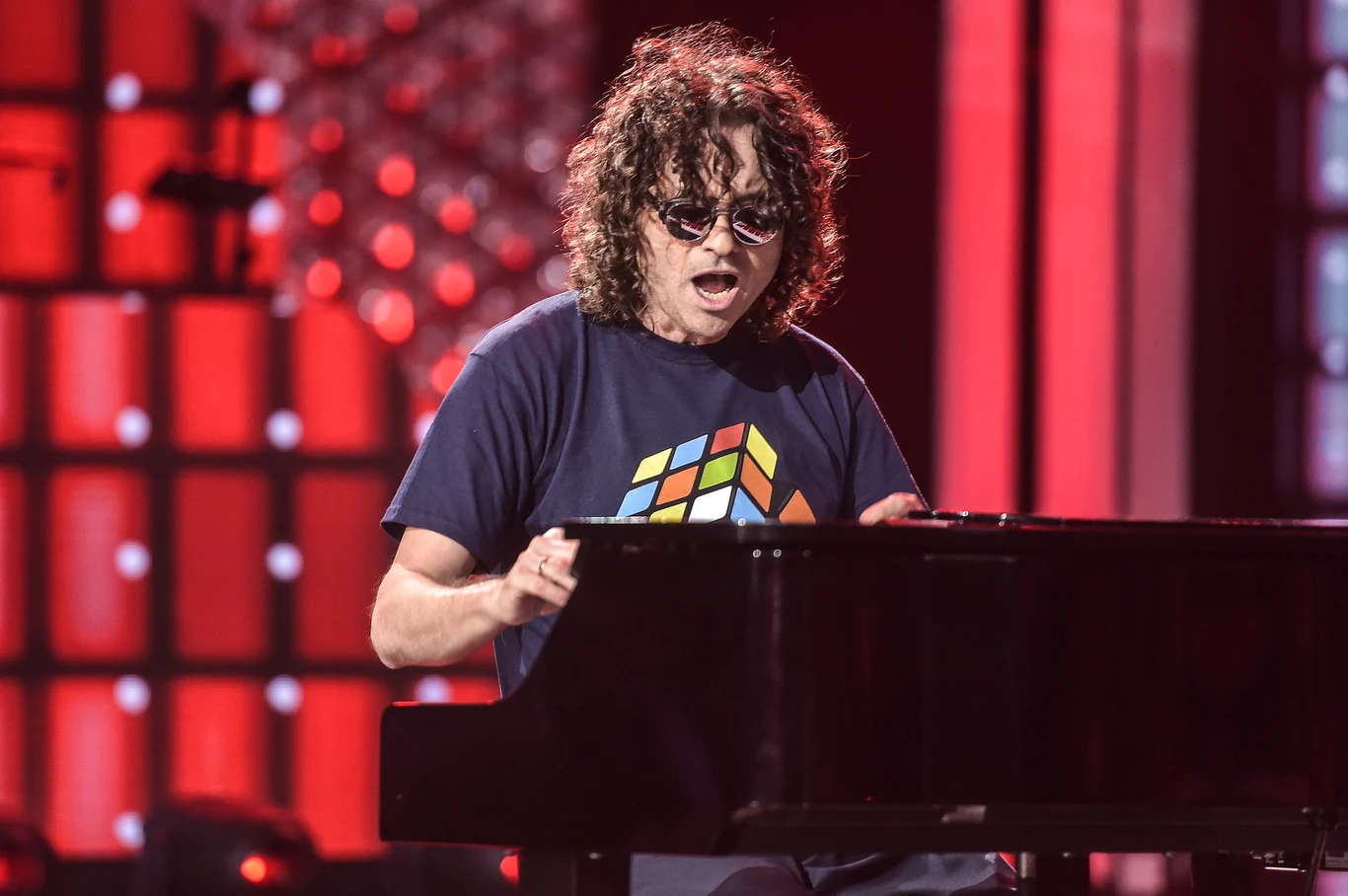 Zobacz, jak przez lata zmieniał się kompozytor Piotr Rubik Zobacz, jak przez lata zmieniał się kompozytor Piotr Rubik