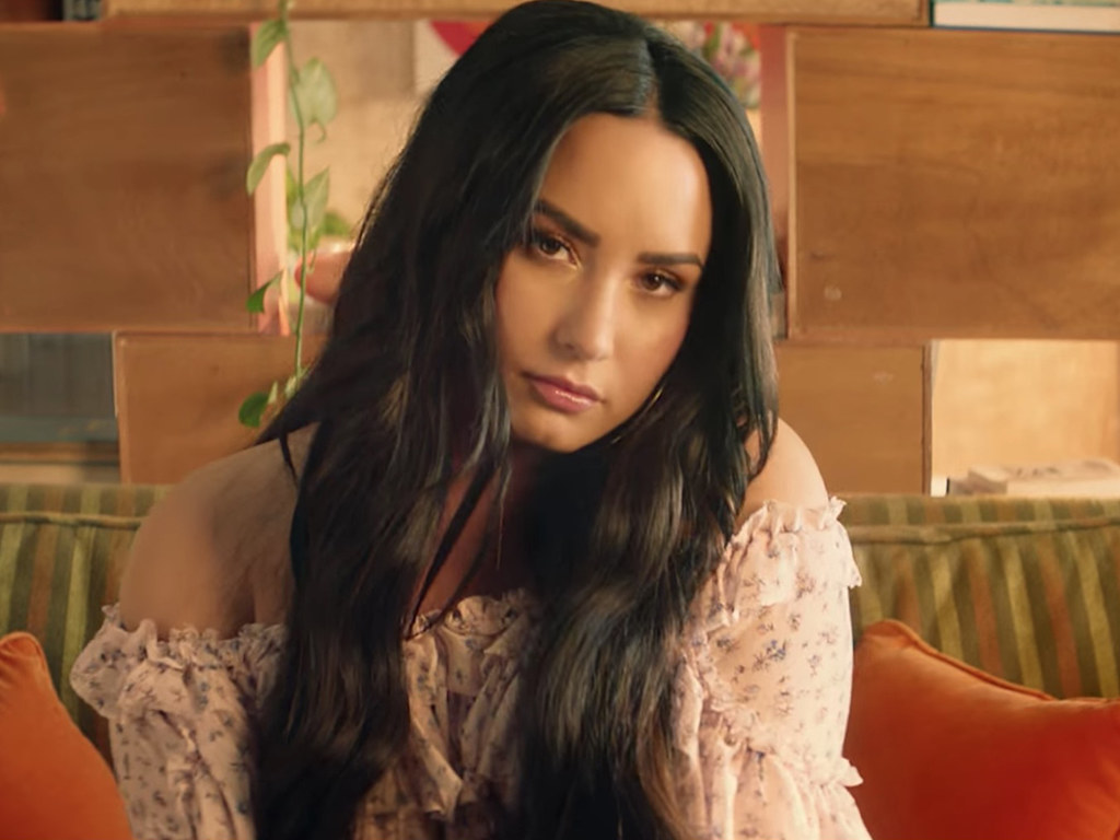 Demi Lovato w teledysku "Solo"