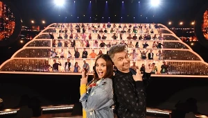 Igor Kwiatkowski i Ewa Farna na planie nowego show Polsatu "Śpiewajmy Razem. All Together Now"