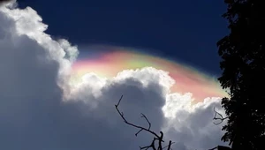 Gigantyczna iryzacja chmur widziana w Meksyku