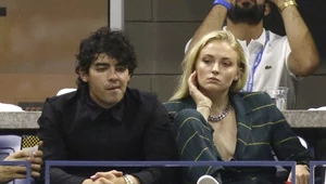 Joe Jonas i Sophie Turner całują się namiętnie