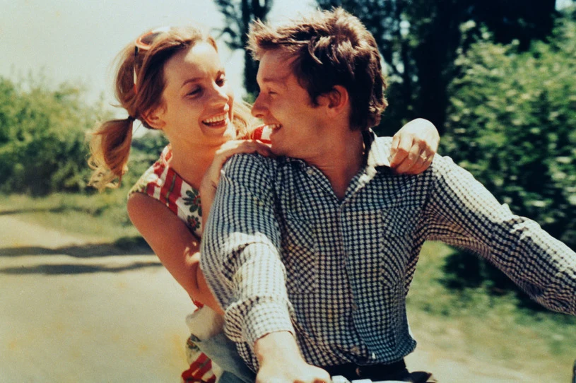 Irena Szewczyk i Krzysztof Stroiński w serialu "Daleko od szosy"