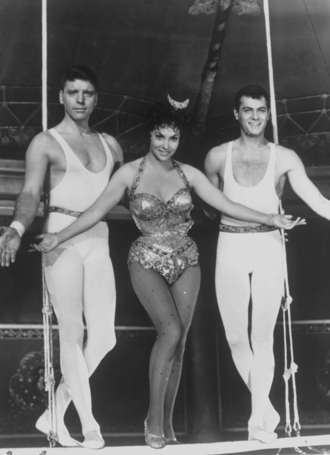 Burt Lancaster , Gina Lollobrigida i Tony Curtis w filmie "Trapez" (1956) Burt Lancaster , Gina Lollobrigida i Tony Curtis w filmie "Trapez" (1956)