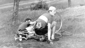 Kraksa na trasie jednej z edycji wyścigu