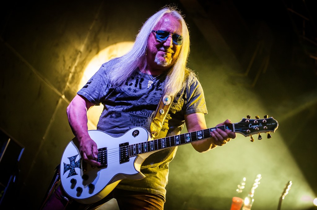 Liderem Uriah Heep jest gitarzysta Mick Box